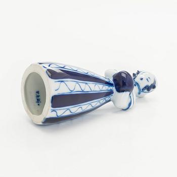 Friedl Holzer-Kjellberg, figuriini, keramiikkaa, signeerattu F.H.Kj. Arabia.