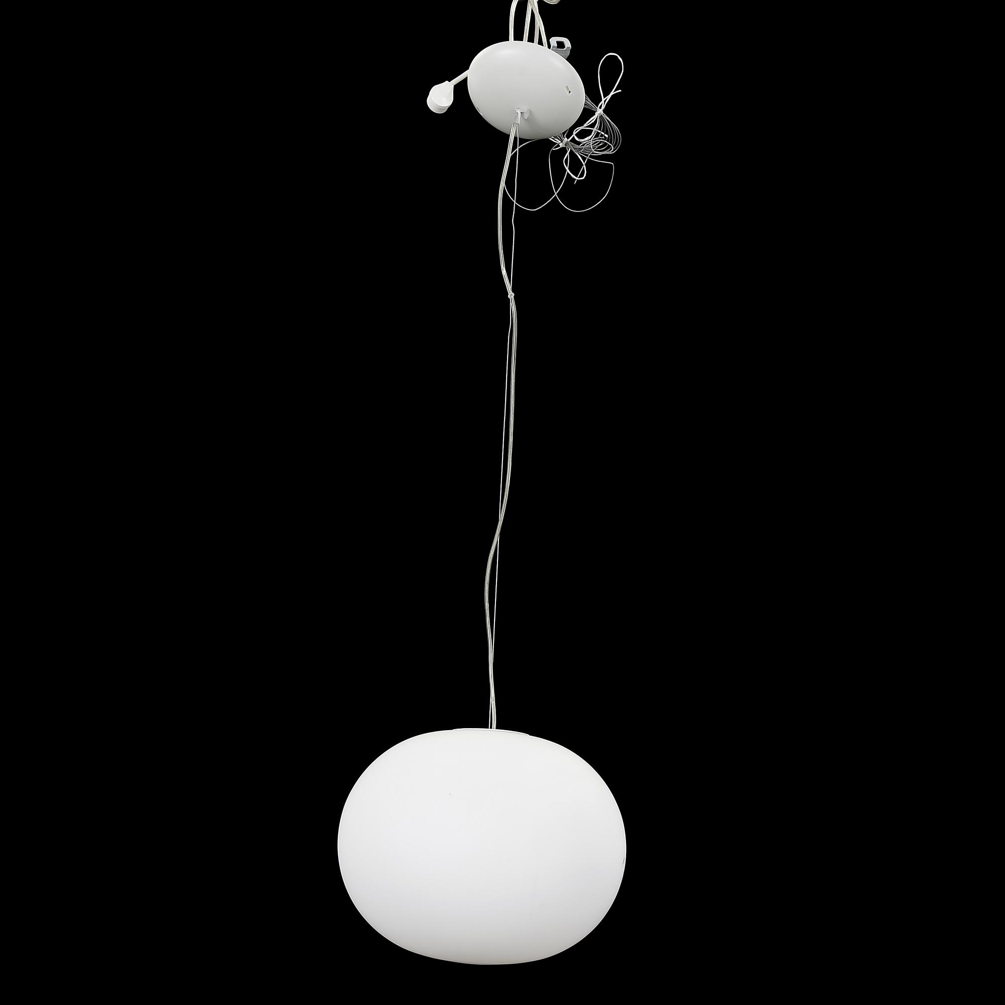 TAKLAMPA, "Glo-Ball", design Jasper Morrison 1999 för Flos, Italien. H 33.