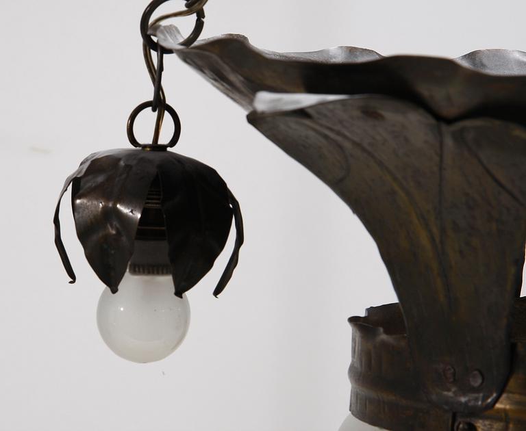 TAKLAMPA, jugend, 1900-talets början. H ca 60.