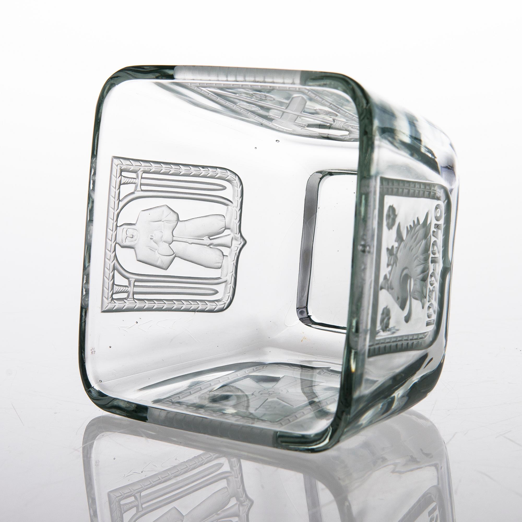 A glass bowl, 'Mottimalja' 1939-1940 Riihimäki Lasi Oy.