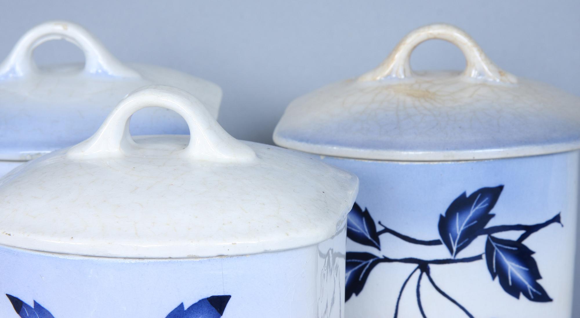 KRYDDBURKAR, 11 st, flintgods, Tjeckoslovakien. 1900-talets mitt.