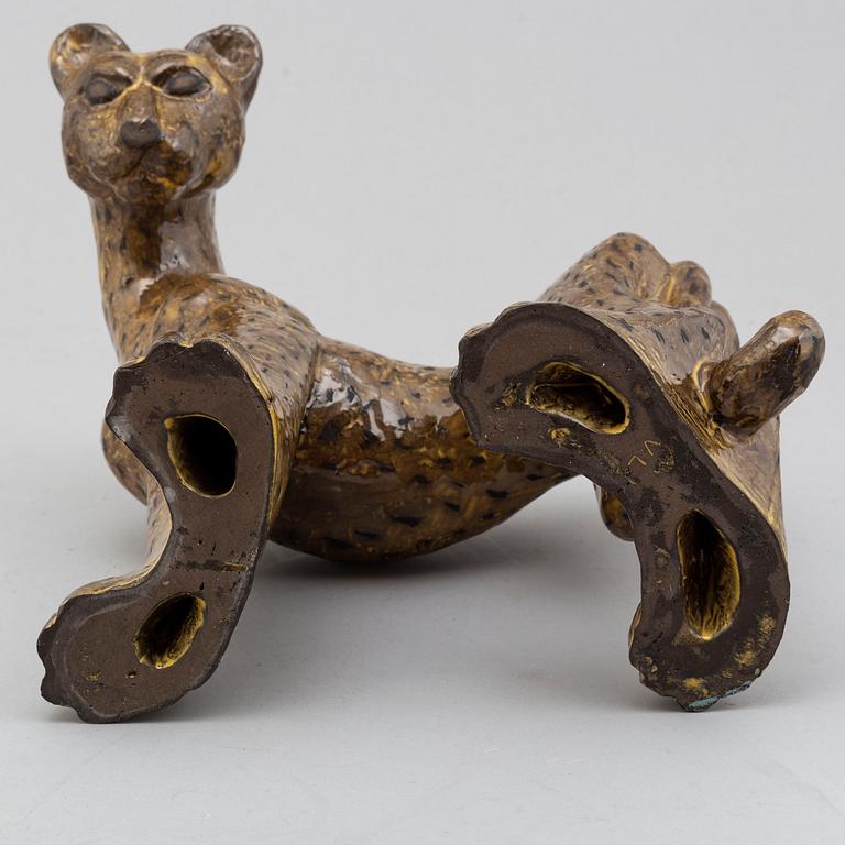 Vicke Lindstrand, a glazed ceramic sculpture of a cheetah, model 3003, Upsala-Ekeby, Sweden ca 1949.