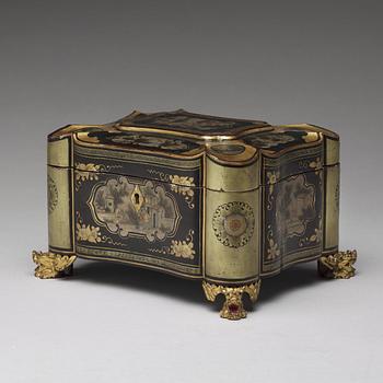 TESKRIN, lack med tenninsats. Qingdynastin, Kanton, 1800-tal.