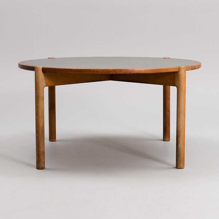 HANS J. WEGNER, SOHVAPÖYTÄ. Johannes Hansen, Tanska, 1960-luku.