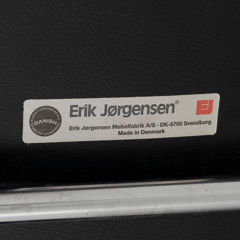 Hans J. Wegner, fåtölj med fotpall, "Ox Chair", EJ-100, Erik Jørgensen Møbelfabrik A/S, Svendborg, Danmark.