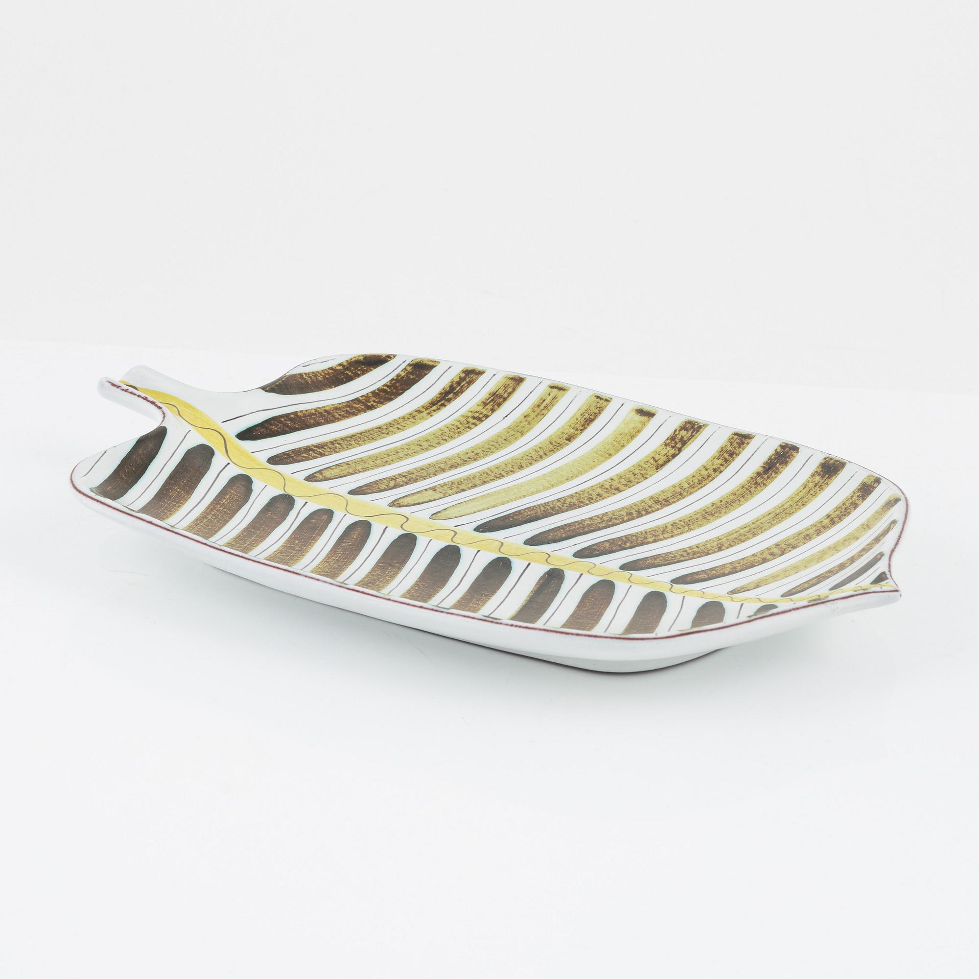 Stig Lindberg, vas, stengods, Gustavsberg och vas samt fat, fajans, Gustavsbergs studio.