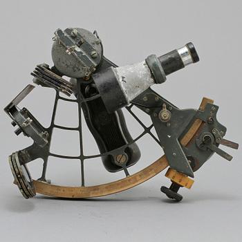 SEXTANT, Tamaya & Co Ltd, 1900-tal.