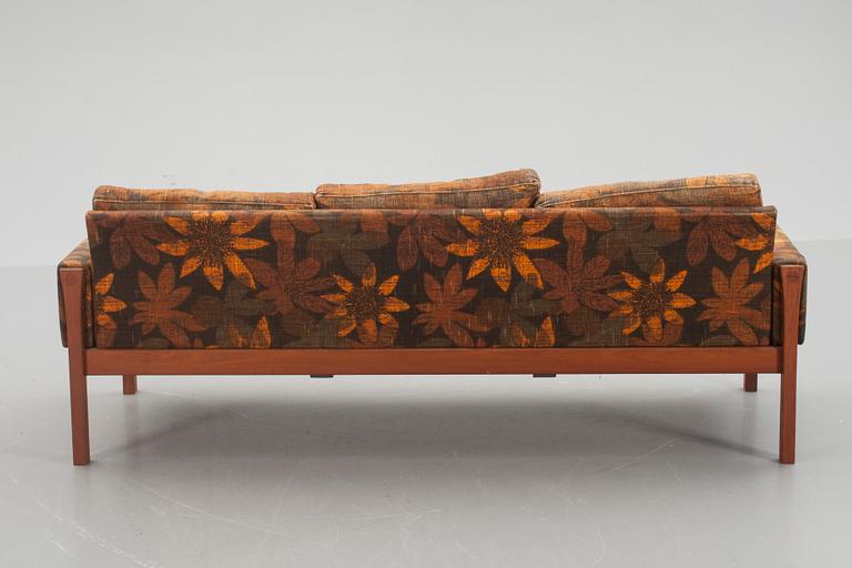 SOFFA, Hans J. Wegner, modell 62/3, AP-stolen.
