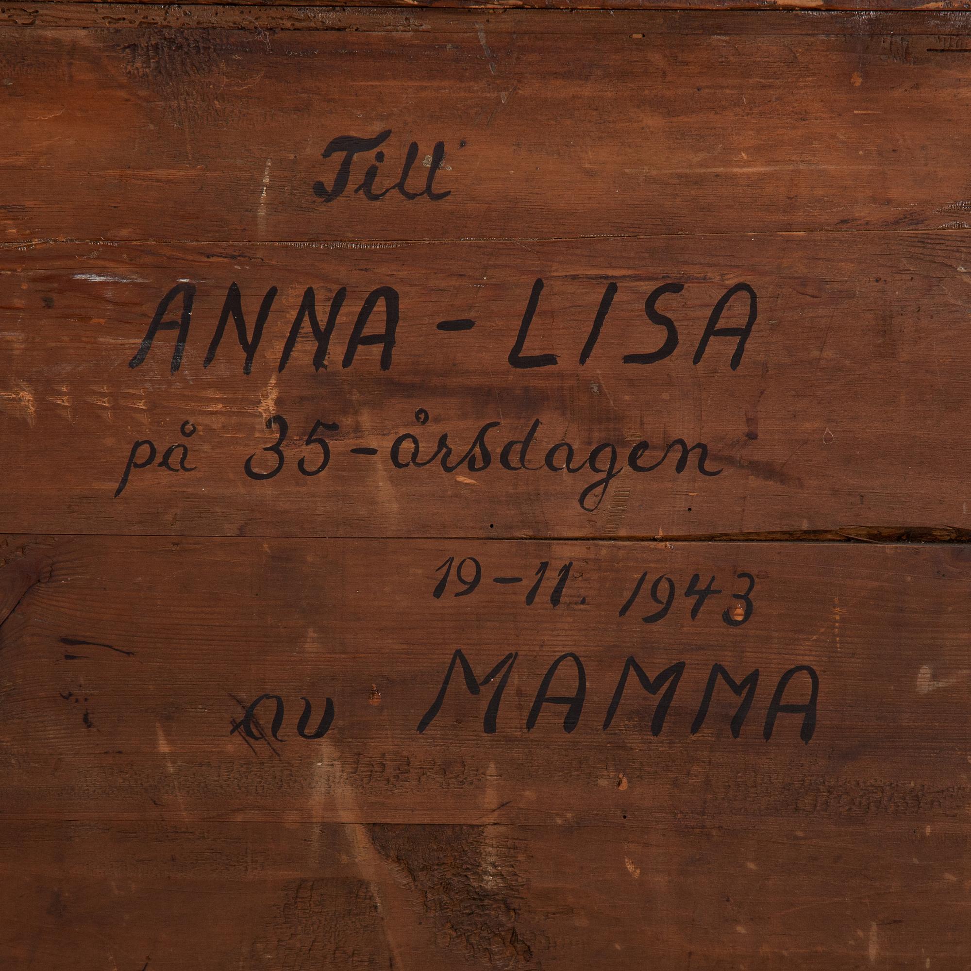 A first half of the 18th Century late Baroque chest of drawers.