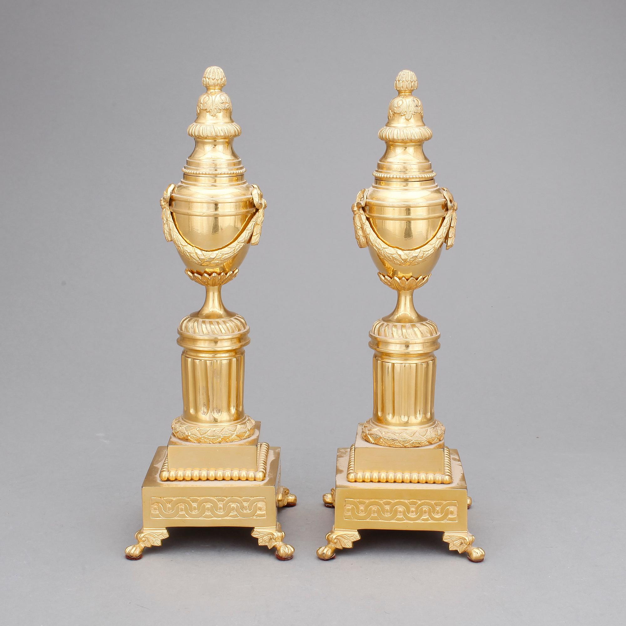 CASOLETTER, ett par, mässing, Louis XVI-stil, sekelskiftet 1900.