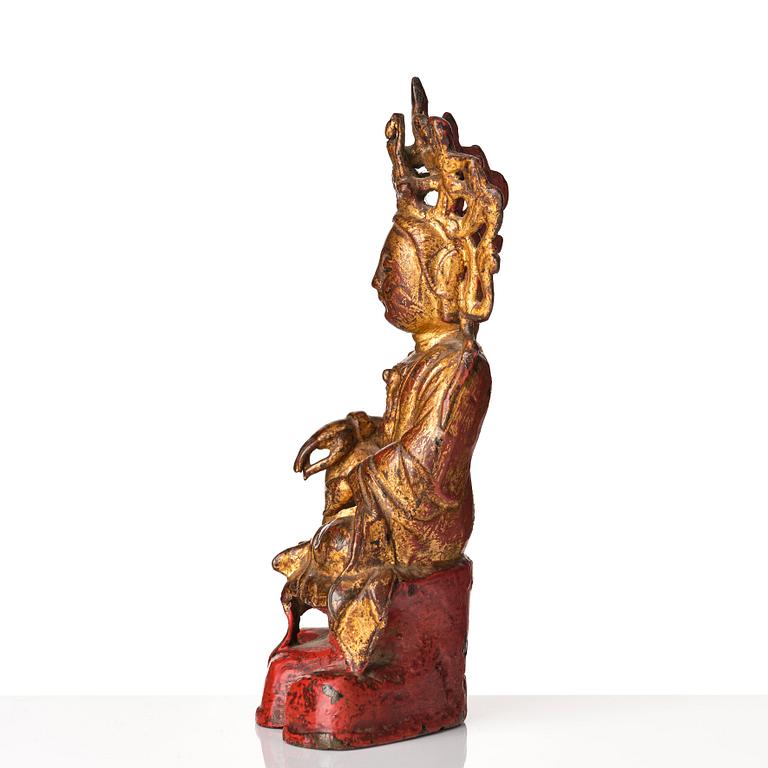 Guanyin/Avalokiteshvara, fögylld och lackerad brons. Mingdynastin (1368-1644).