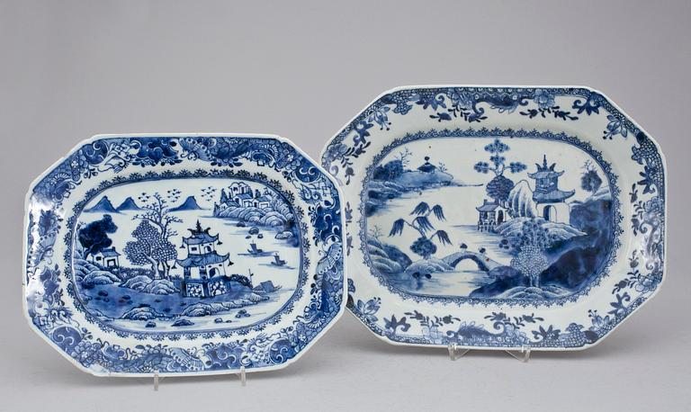 STEKFAT, två stycken, kompaniporslin. Qing dynastin, Qianlong (1736-95).