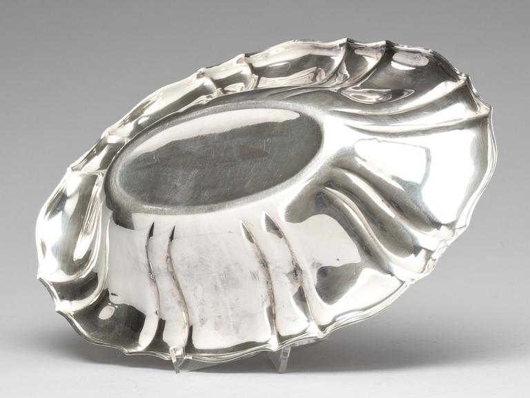 SKÅLFAT, silverhalt 830. Rokokostil.  Import. Vikt ca 321g.