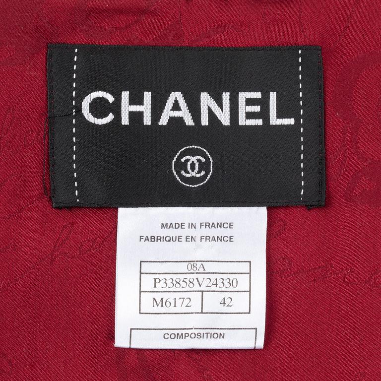 CHANEL, a red woolblend jacket. French size 42.