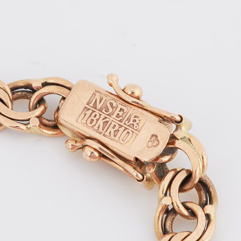 18K gold bracelet.
