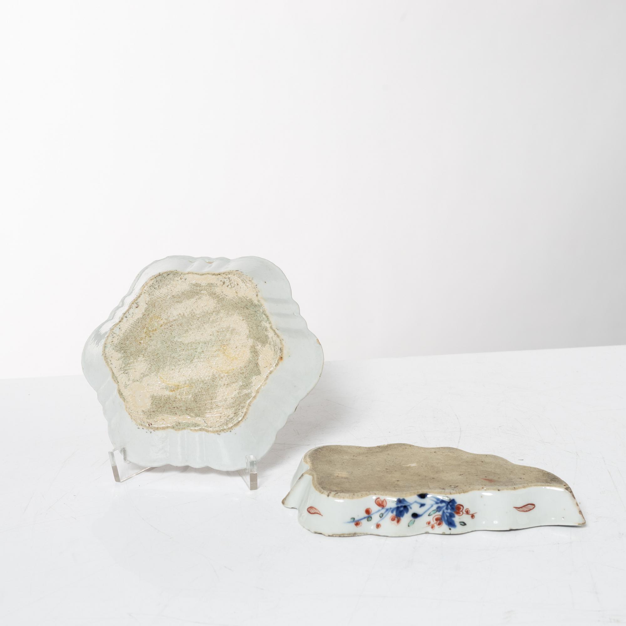 Two Chineseporcelain dishes, Qing dynasty, 18th century.