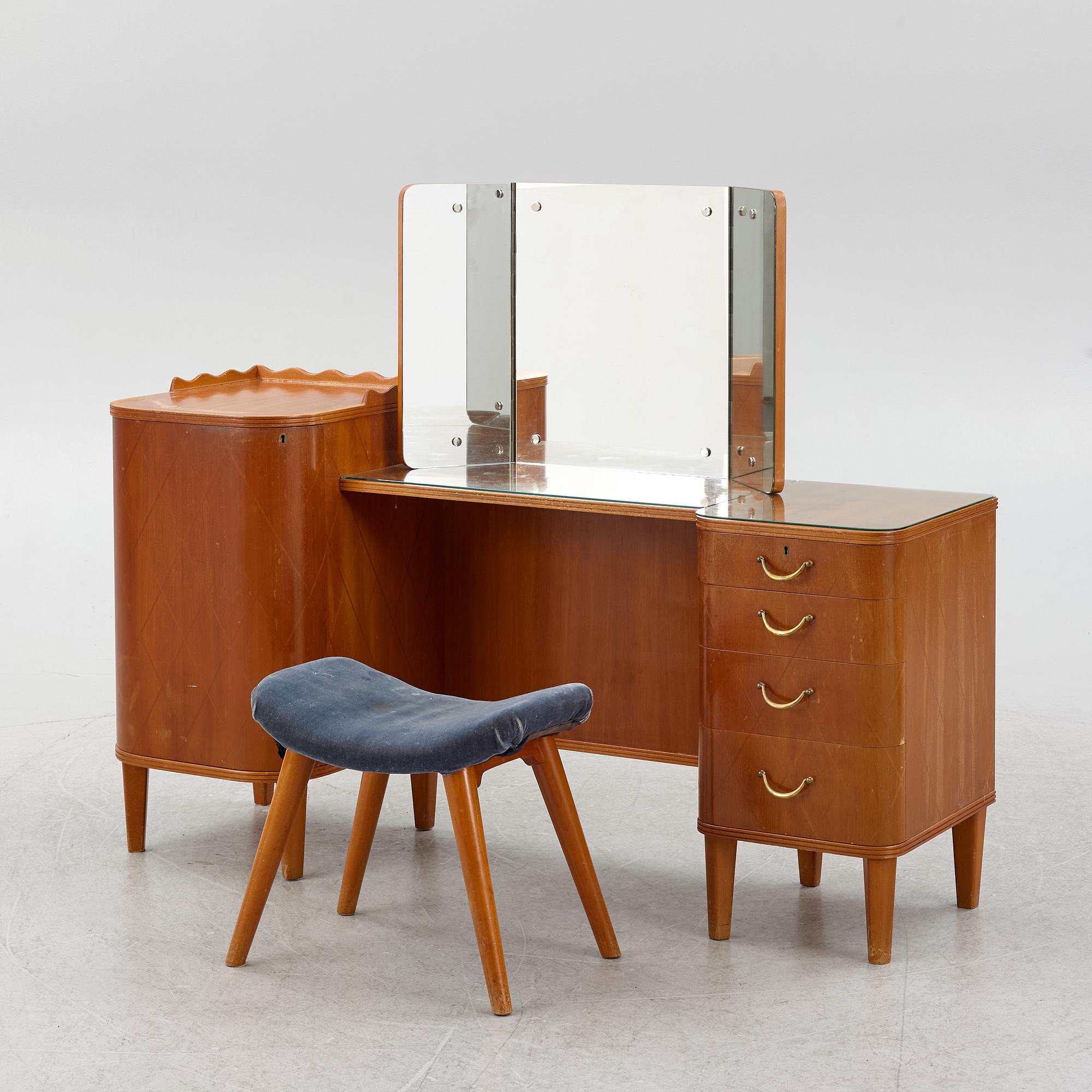 A dressing table with stool and mirror, Stil & Form Arkitektkontor för Möbler o. Inredningar, Stockholm, 1944.