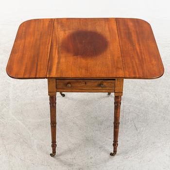 Bord med klaffar, sk Pembroke table, 1800-tal.