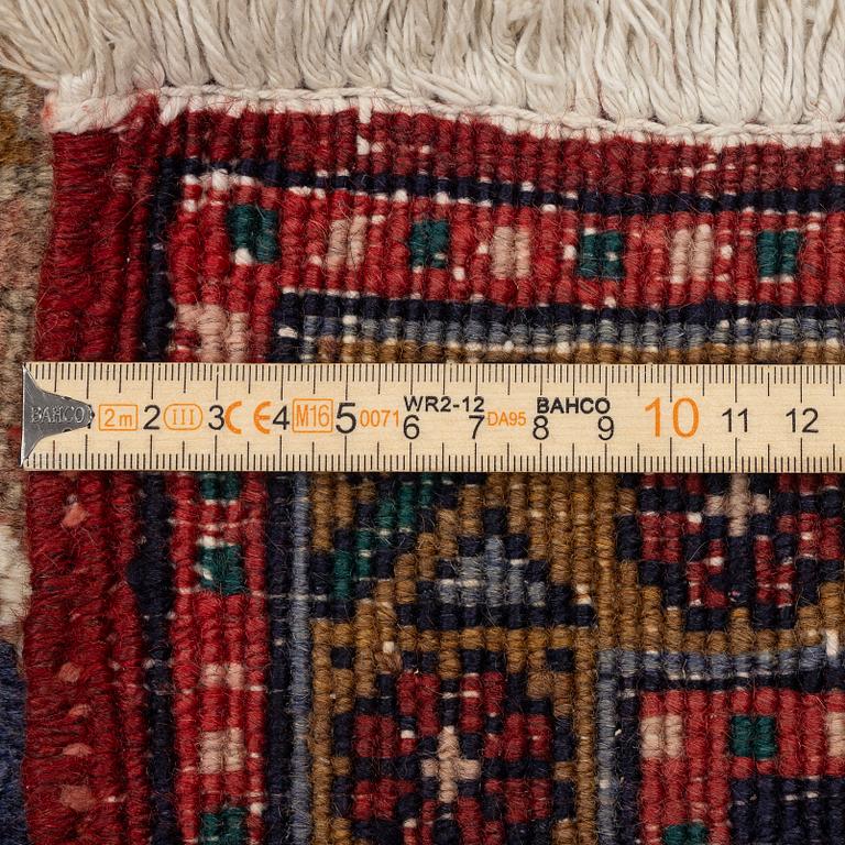 Matta, Heris, ca 330 x 234 cm.