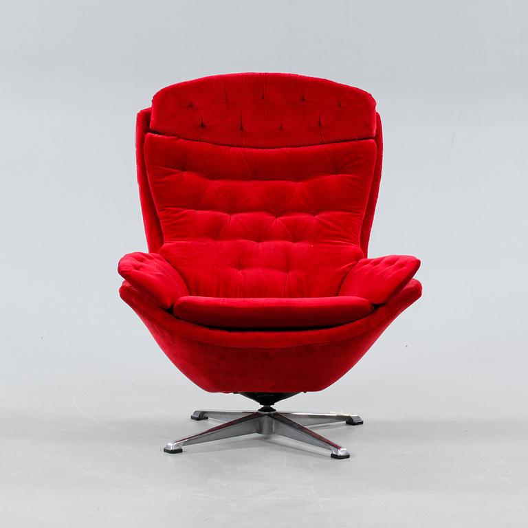 A swivel chair, made around 1970.