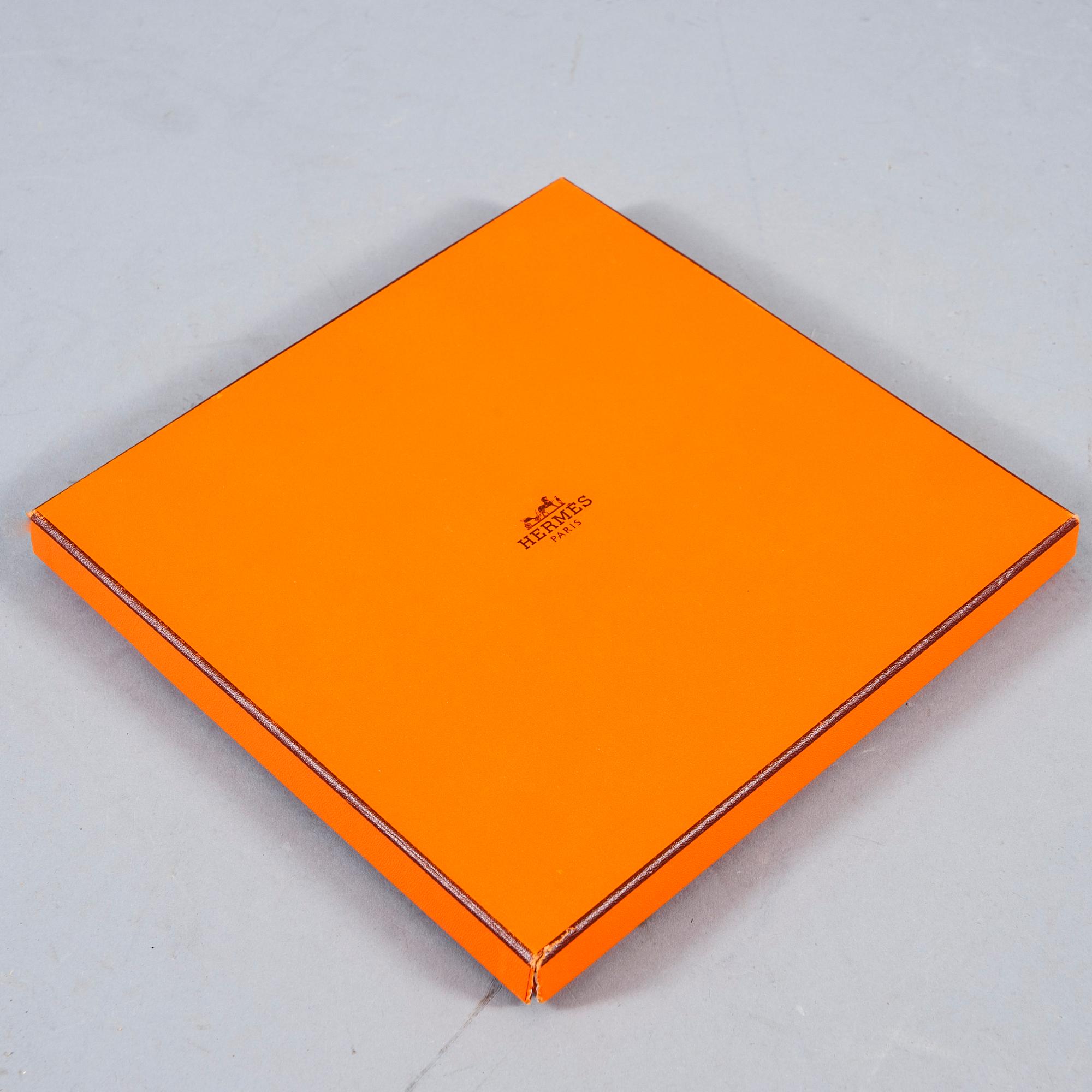 SCARF, "Le Monde Est Une Fleuve", Hermès.