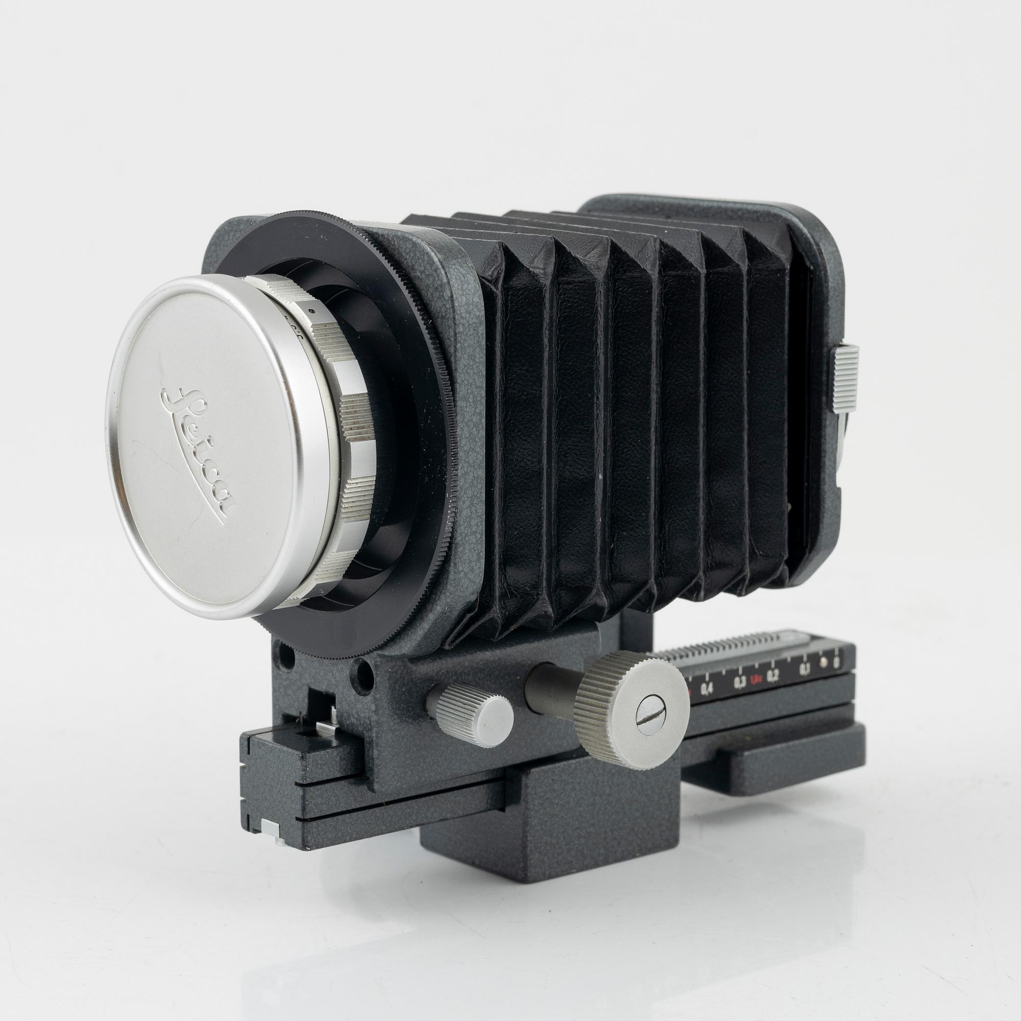 Leica M2, no. 941370, 1958.