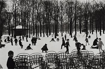 311. Edouard Boubat, "Jardin du Luxembourg, Paris", 1955.