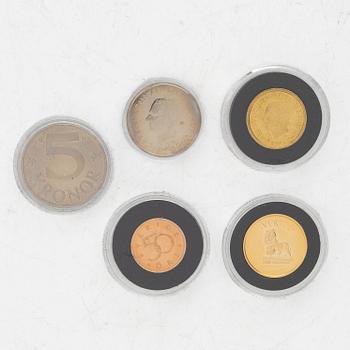 Coin set, “Sveriges mynt proofset exclusive”, comprising a year set and a gold coin commemorating the 250th anniversary of the Royal Palace.