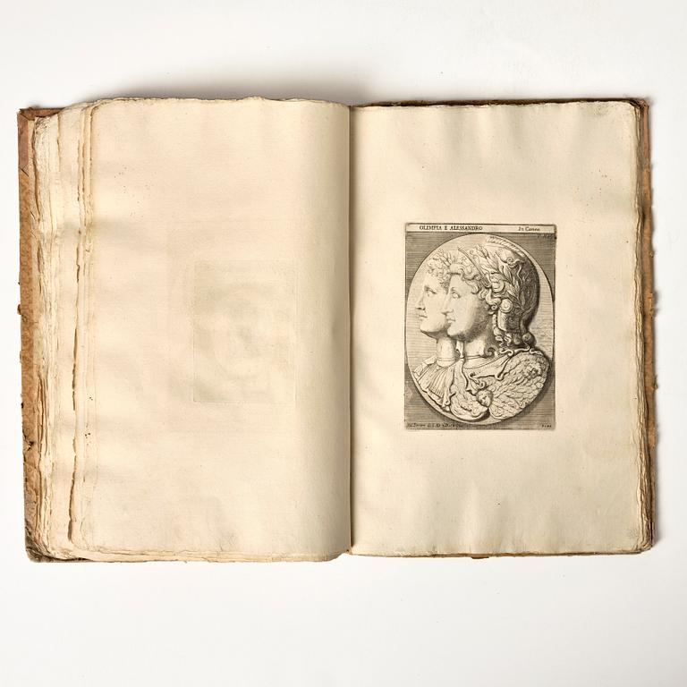 Drottning Kristinas samling av antika kameer och graverade ädelstenar, 1751-52.