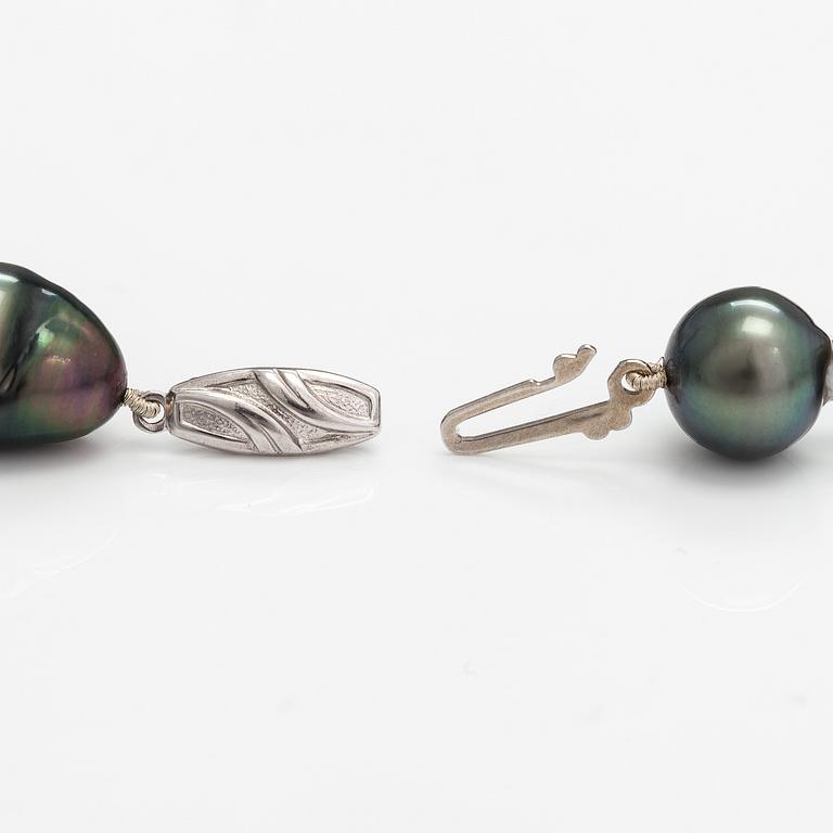 Pärlcollier, odlade pärlor, silver.