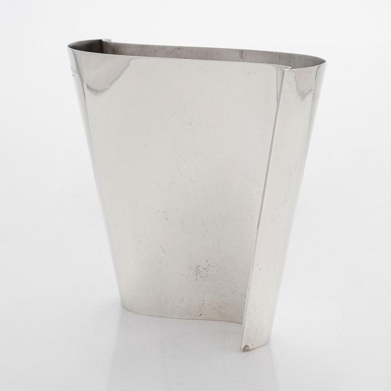 Pekka Piekäinen, vas, sterlingsilver, "Finlandia", Platinoro, Åbo.