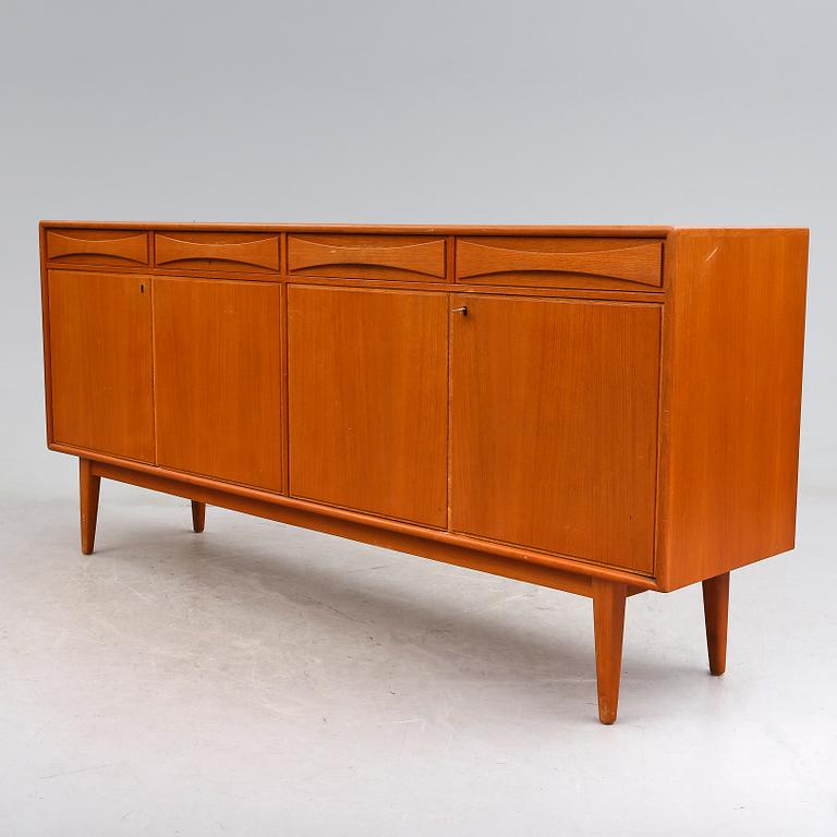 SIDEBOARD, Möbelfabriken Linden, Horda, 1900-talets andra hälft.