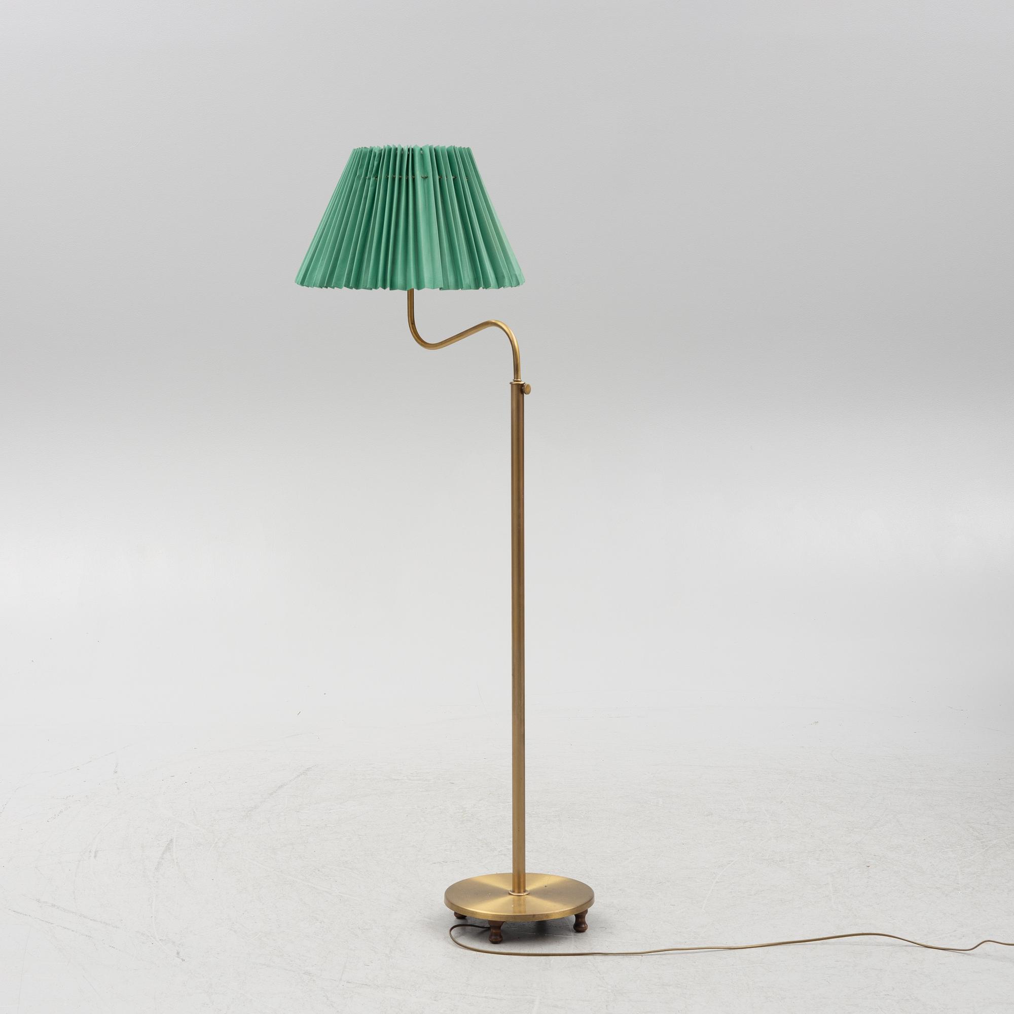 Josef Frank, golvlampa, modell 2568, "Lilla kamelen", Firma Svenskt Tenn.