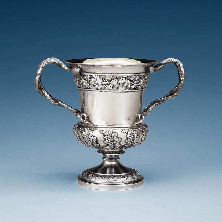 An English 19th century parcel-gilt cup, makers mark of Rebecca Emes och Edward Barnard I, London 1818.