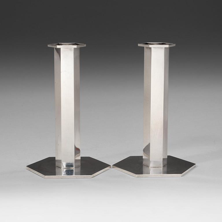 A pair of Wiwen Nilsson sterling candlesticks, Lund 1974.