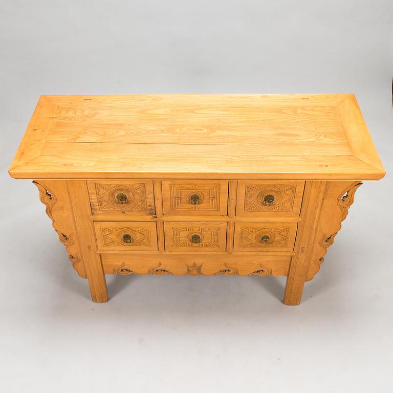 A Corean chest of drawers, 20th century.