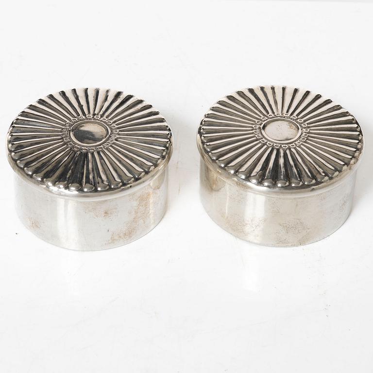 Gustaf Möllenborg, askar med lock, ett par, silver, empire, Stockholm 1833.