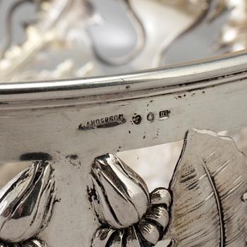 A Swedish Art Nouveau silver bowl with glass insert, decorated with dandelion, maker's mark K Anderson Stockholm 1906.