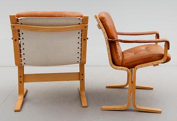 FÅTÖLJER, 1 par, 1900-talets andra hälft.