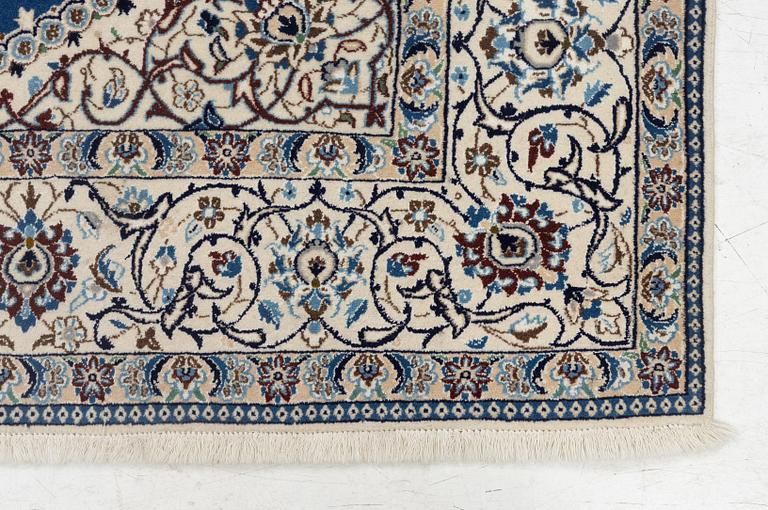 Matta, Nain, ca 230 x 194 cm.