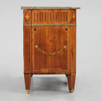 A Gustavian marquetry commode by G. Foltiern (master in Stockohlm 1771-1804).