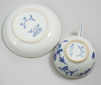 KAFFEKOPPAR med FAT, 12 st, porslin, "Nejlika", ur IKEAS 1700-tals serie, 1990-tal.