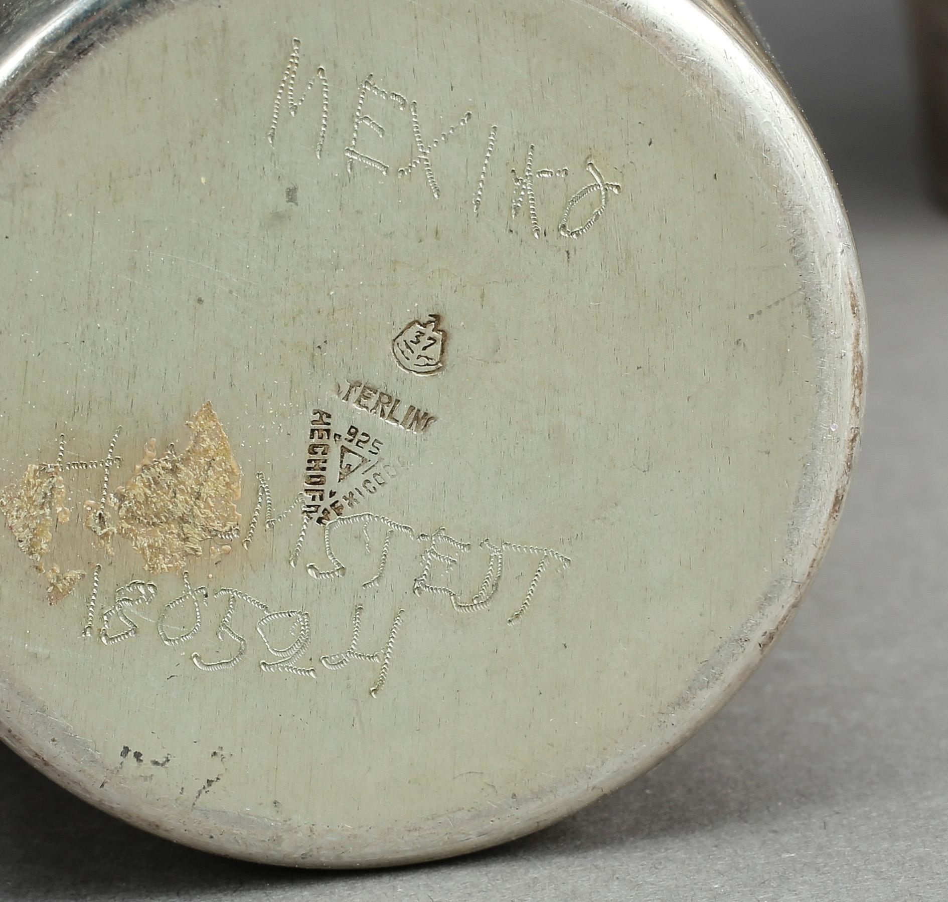 BÄGARE/VASER, 6 st, silver, Sydamerika 1900-talets andra hälft. Vikt tot ca 994 gram.