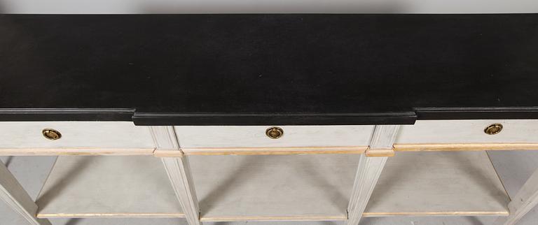 SIDEBOARD, gustaviansk stil, 1900-tal.