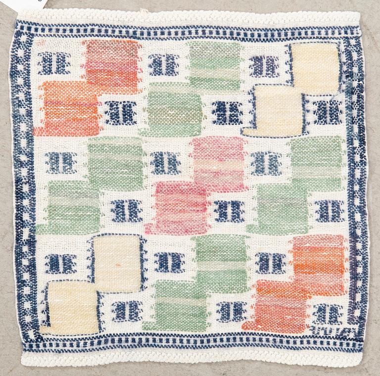 Märta Måås-Fjättreström, textile, "Lövendal", tapestry on linen foundation signed approx. 36x36 cm.