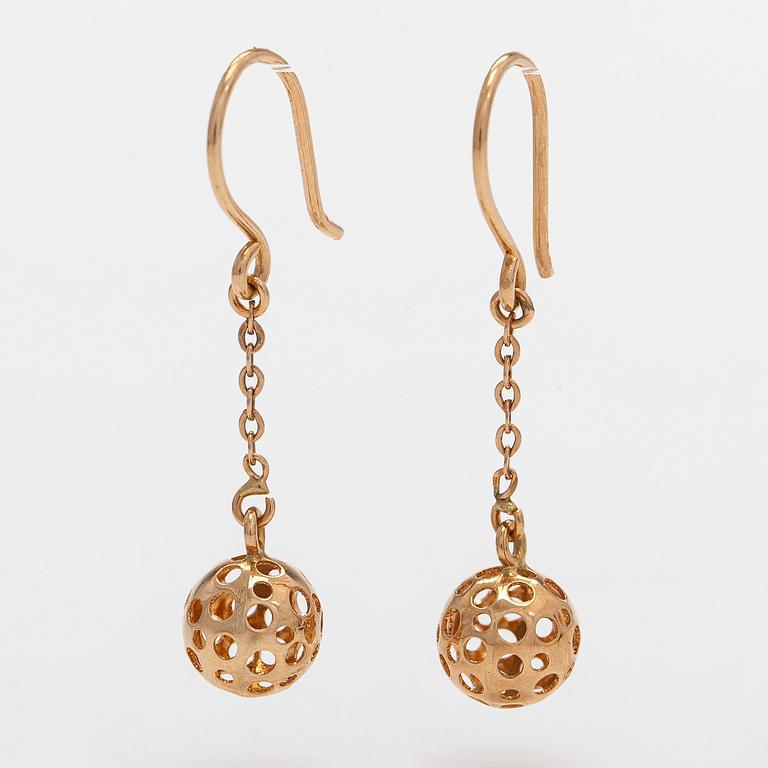 Liisa Vitali, korvakorut, "Leppäkerttu", 14K kultaa.