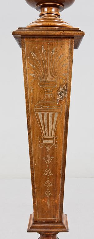 PIDESTAL, nyrenässans, sent 1800-tal.