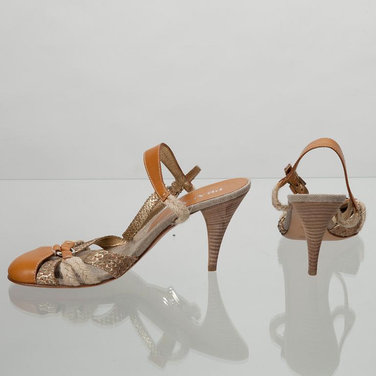 SKOR, sandaletter, Prada.