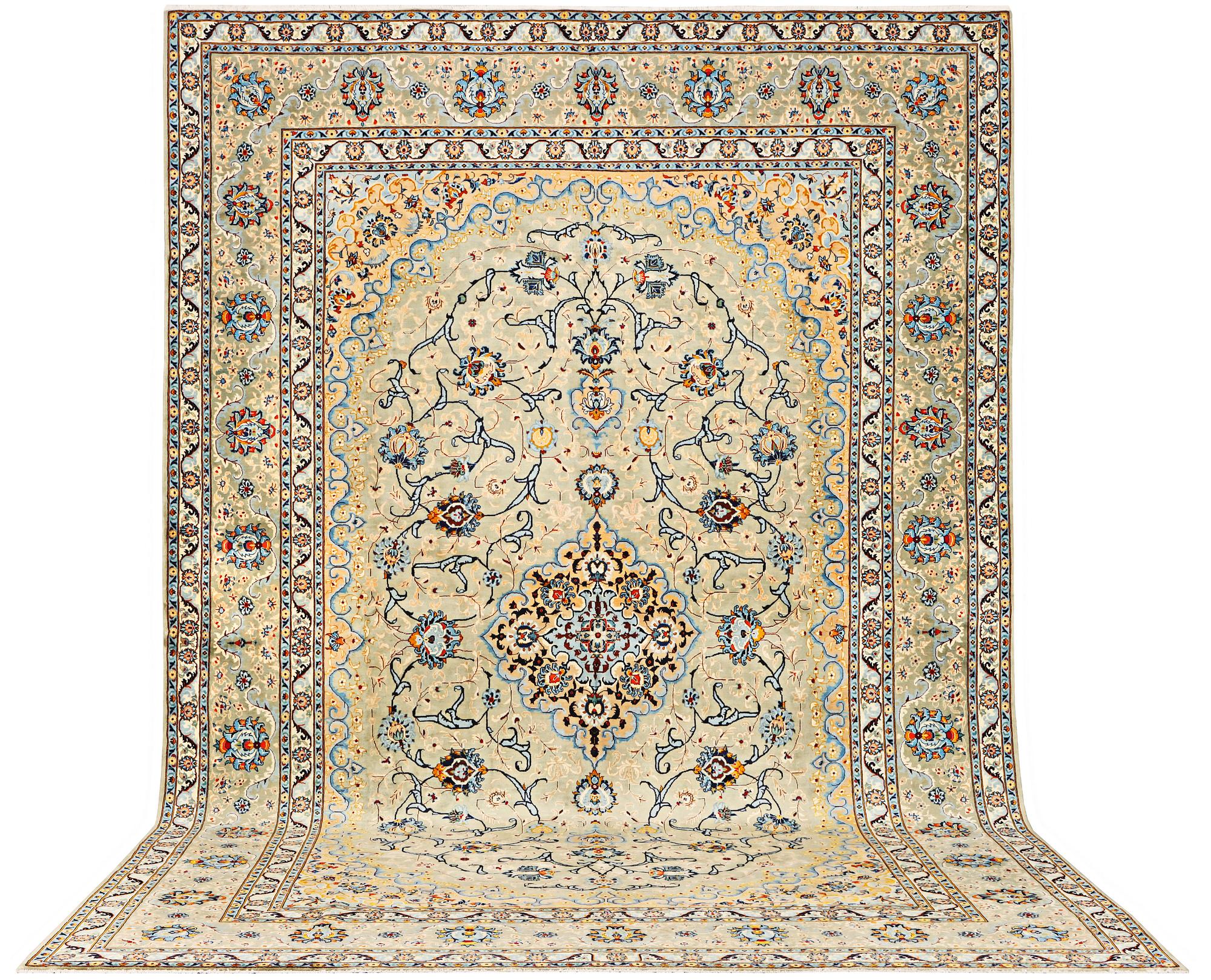 A so called Royal Kashan carpet, c. 468 x 313 cm.