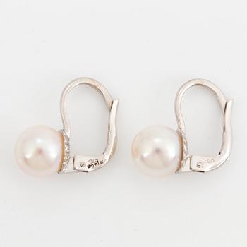 Cultured akoya pearl earrings.